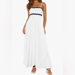 White and black maxi dress with pockets